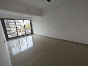 Room in 2 BHK Apartment at MM Spectra, Chembur – for Rent