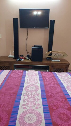 Bedroom in 2 BHK Builder Floor at Ardee City, Sector 52 – for Rent