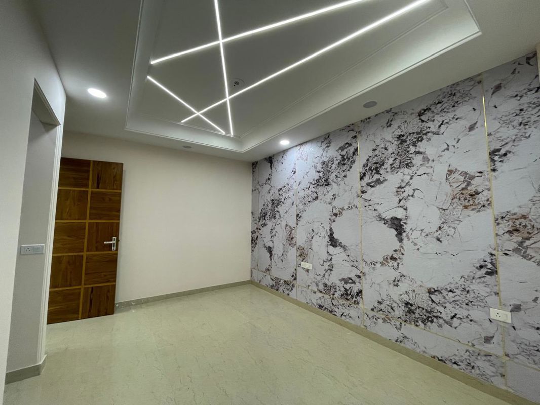 4 BHK + Pooja Room,Servant Room 3000 Sq.Ft. Builder Floor in Unitech South City II