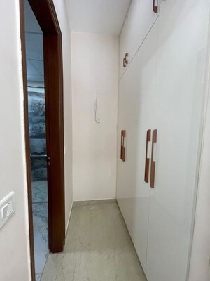 Building Lobby in 4 BHK Builder Floor at Unitech South City II, Sector 50 – for Sale