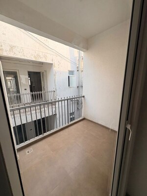Balcony in 2.5 BHK Apartment at Smart World Orchard, Sector 61 – for Rent