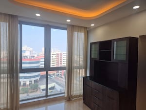 Room in 3 BHK Apartment at Oberoi Exquisite Goregaon, Goregaon East – for Rent