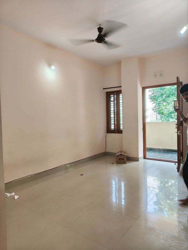 Room, koramangala 1 Bedroom 500 Sq.Ft. Builder Floor In Koramangala Bangalore 10427102