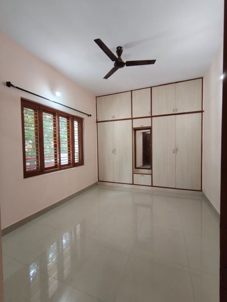 Room, koramangala 1 Bedroom 500 Sq.Ft. Builder Floor In Koramangala Bangalore 10427102