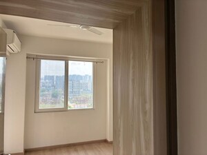 Room in 3 BHK Apartment at DLF Gardencity Enclave, Sector 93 – for Rent