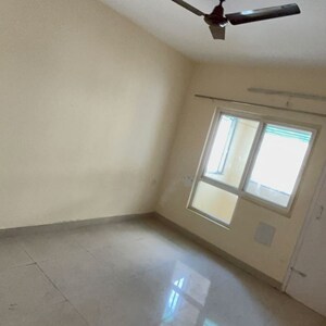 Room in 2.5 BHK Apartment at Greenwood Apartment, Gomti Nagar – for Sale