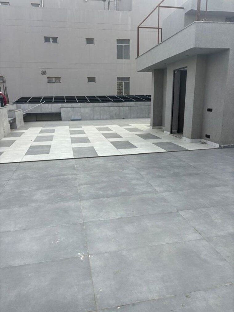  Parking, emaar-marbella 4 Bedroom 350 Sq.Yd. Builder Floor In Sector 66 Gurgaon 10427204