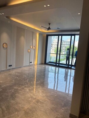 Room in 4 BHK Builder Floor at Emaar Marbella, Sector 66 – for Sale