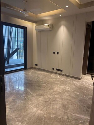 Room in 4 BHK Builder Floor at Emaar Marbella, Sector 66 – for Sale
