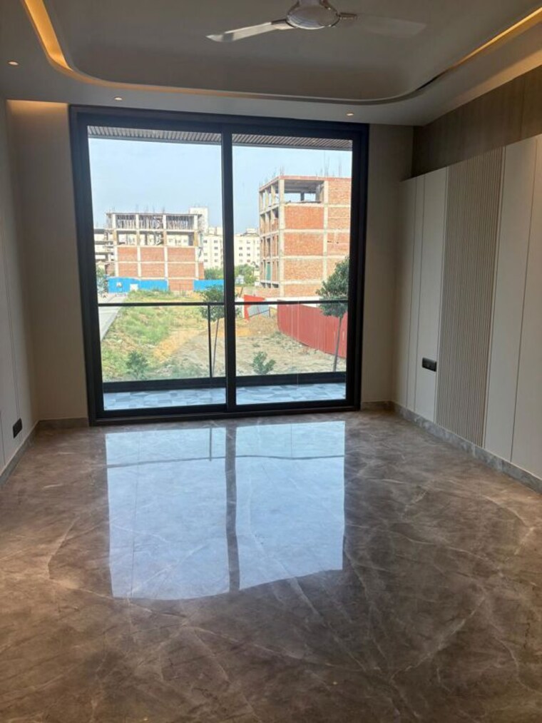 Room, emaar-marbella 4 Bedroom 350 Sq.Yd. Builder Floor In Sector 66 Gurgaon 10427204