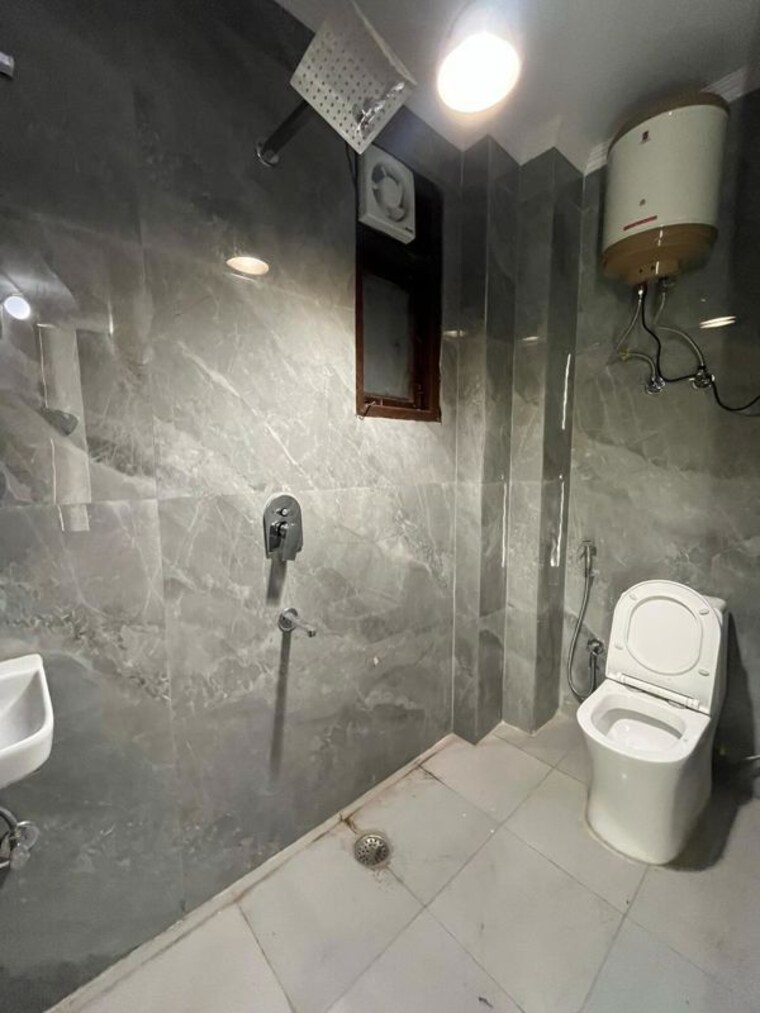 Bathroom, saket 1 Bedroom 600 Sq.Ft. Builder Floor In Saket Delhi 10427192