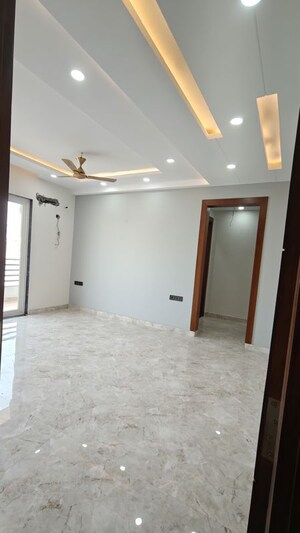 Room in 3 BHK Builder Floor at BPTP District 3, Sector 85 – for Sale