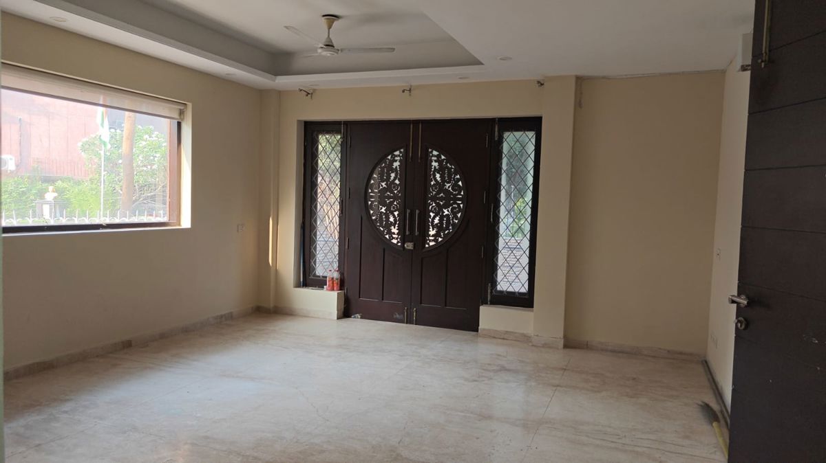 3 BHK 300 Sq.Yd. Builder Floor in Craft Destination 43