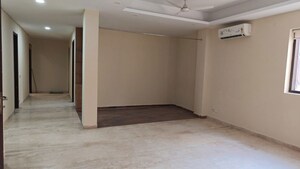Room in 3 BHK Builder Floor at Craft Destination 43, Sector 43 – for Rent