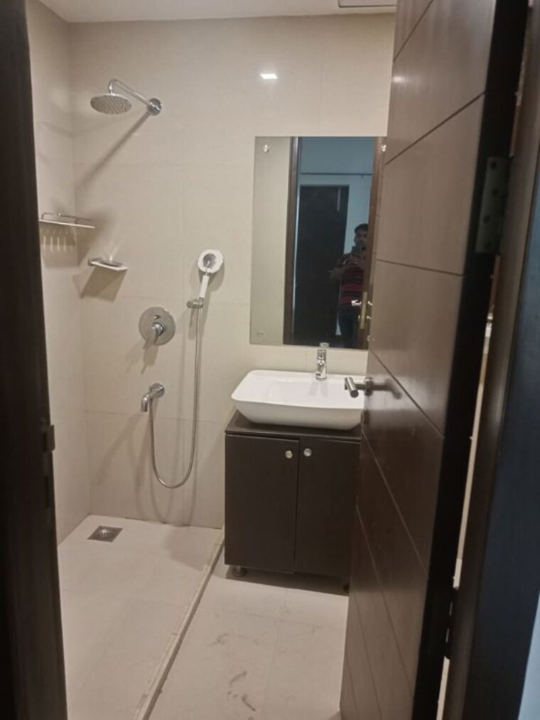 Bathroom, craft-destination-43 3 Bedroom 300 Sq.Yd. Builder Floor In Sector 43 Gurgaon 10427250