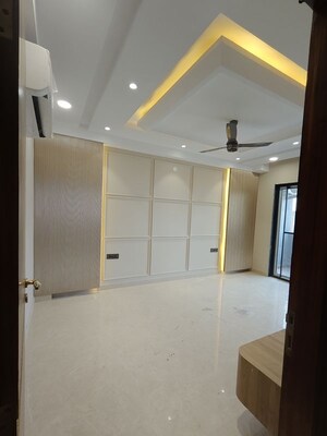 Bathroom in 4 BHK Builder Floor at BPTP Park Central, Sector 85 – for Sale