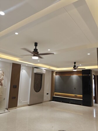 3 BHK + Pooja Room,Servant Room 140 Sq.Yd. Builder Floor in Fidato Honour Homes