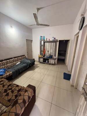 Bedroom in 4 BHK Apartment at Ambawadi – for Rent