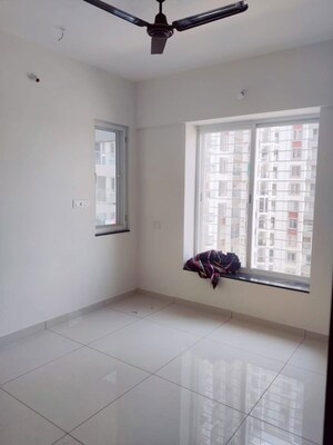 Room in 2 BHK Apartment at Yashwin Orizzonte, Kharadi – for Rent