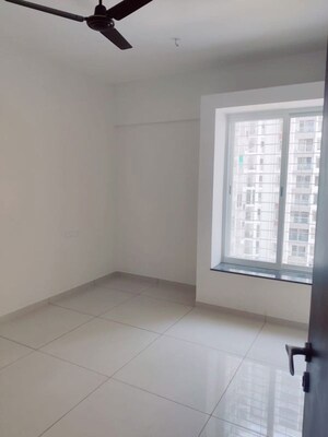 Room in 2 BHK Apartment at Yashwin Orizzonte, Kharadi – for Rent