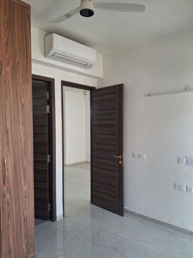 Room, smart-world-orchard 2 Bedroom 1208 Sq.Ft. Apartment In Sector 61 Gurgaon 10427379