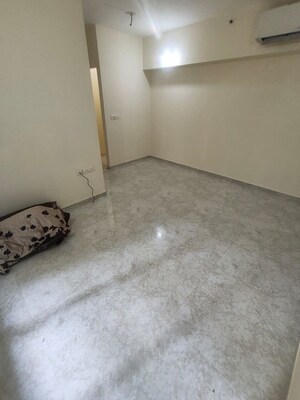 2 BHK Apartment For Rent in Lodha Amara, Kolshet Road