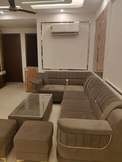 3.5 BHK + Basement Apartment For Rent in Smart World Orchard