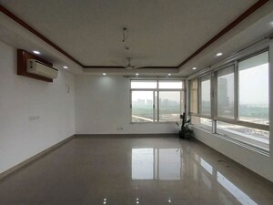 Kitchen in 2.5 BHK Apartment at Jaypee Greens Kalypso Court, Sector 128 – for Rent
