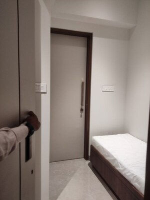 Study Room in 2 BHK Apartment at Phoenix Palladium, Lower Parel – for Rent
