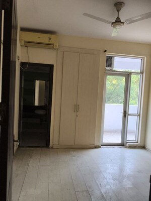 Room in 2 BHK Builder Floor at Indrapuram – for Sale