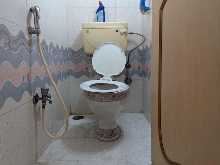 Bathroom, hiranandani-gardens-kingston 1 Bedroom 600 Sq.Ft. Apartment In Powai Mumbai 10427421