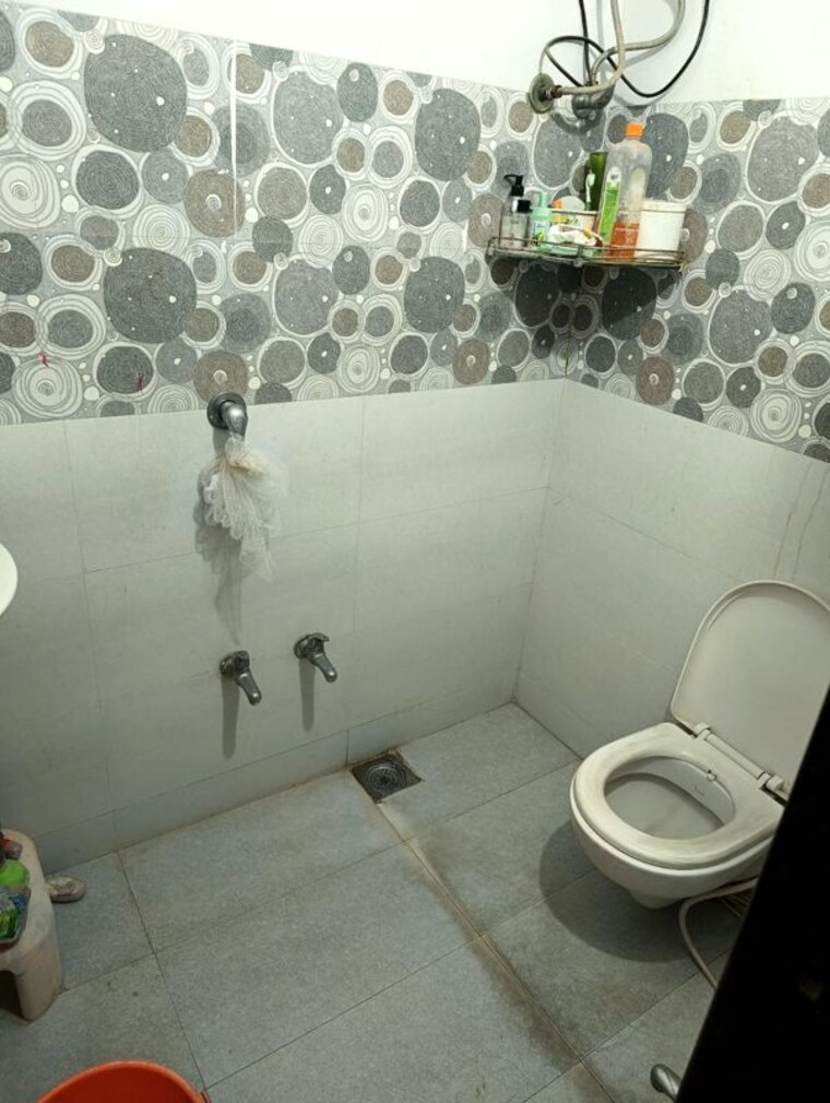 Bathroom, shyamal 3 Bedroom 200 Sq.Ft. Apartment In Shyamal Ahmedabad 10427448