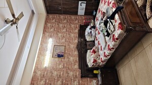 Room in 3 BHK Builder Floor at Nehru Nagar Iii – for Sale