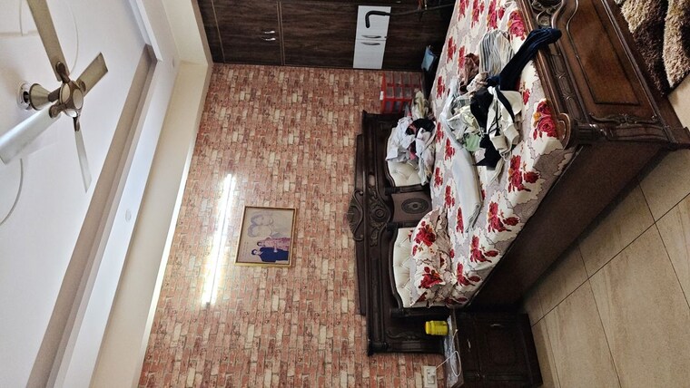 Room, nehru nagar iii 3 Bedroom 125 Sq.Yd. Builder Floor In Nehru Nagar Iii Ghaziabad 10427523