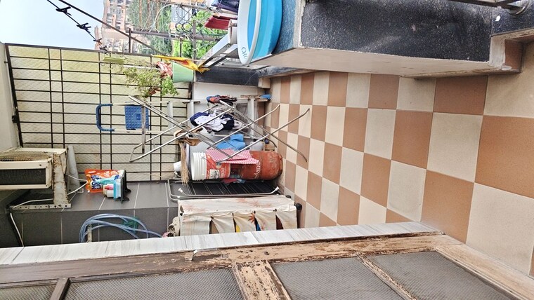 Balcony, nehru nagar iii 3 Bedroom 125 Sq.Yd. Builder Floor In Nehru Nagar Iii Ghaziabad 10427523