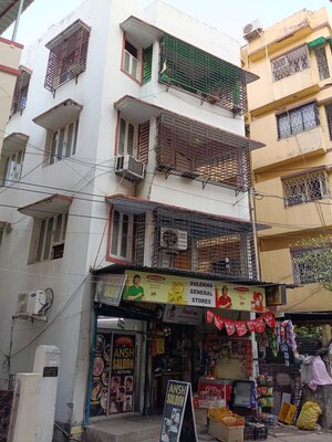  Apartment For Sale in Bangur Avenue