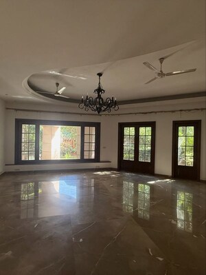 Bedroom in 6+ BHK Villa at Civil Lines – for Sale