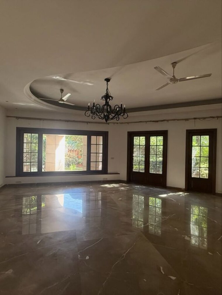 Bedroom, civil lines 6+ Bedroom 800 Sq.Yd. Villa In Civil Lines Delhi 10427537