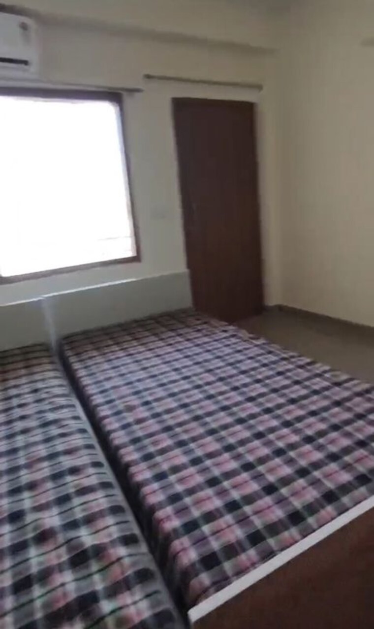 Room, sector 10 1 Bedroom 550 Sq.Ft. Builder Floor In Sector 10 Gurgaon 10427548