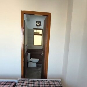 Furnished Amenities in 1 BHK Builder Floor at Sector 10 – for Rent
