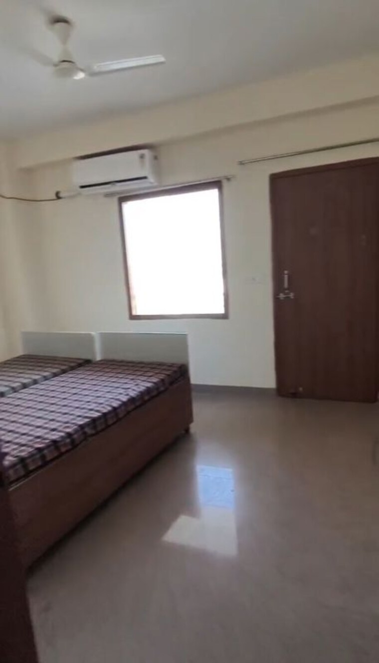 Bedroom, sector 10 1 Bedroom 550 Sq.Ft. Builder Floor In Sector 10 Gurgaon 10427548