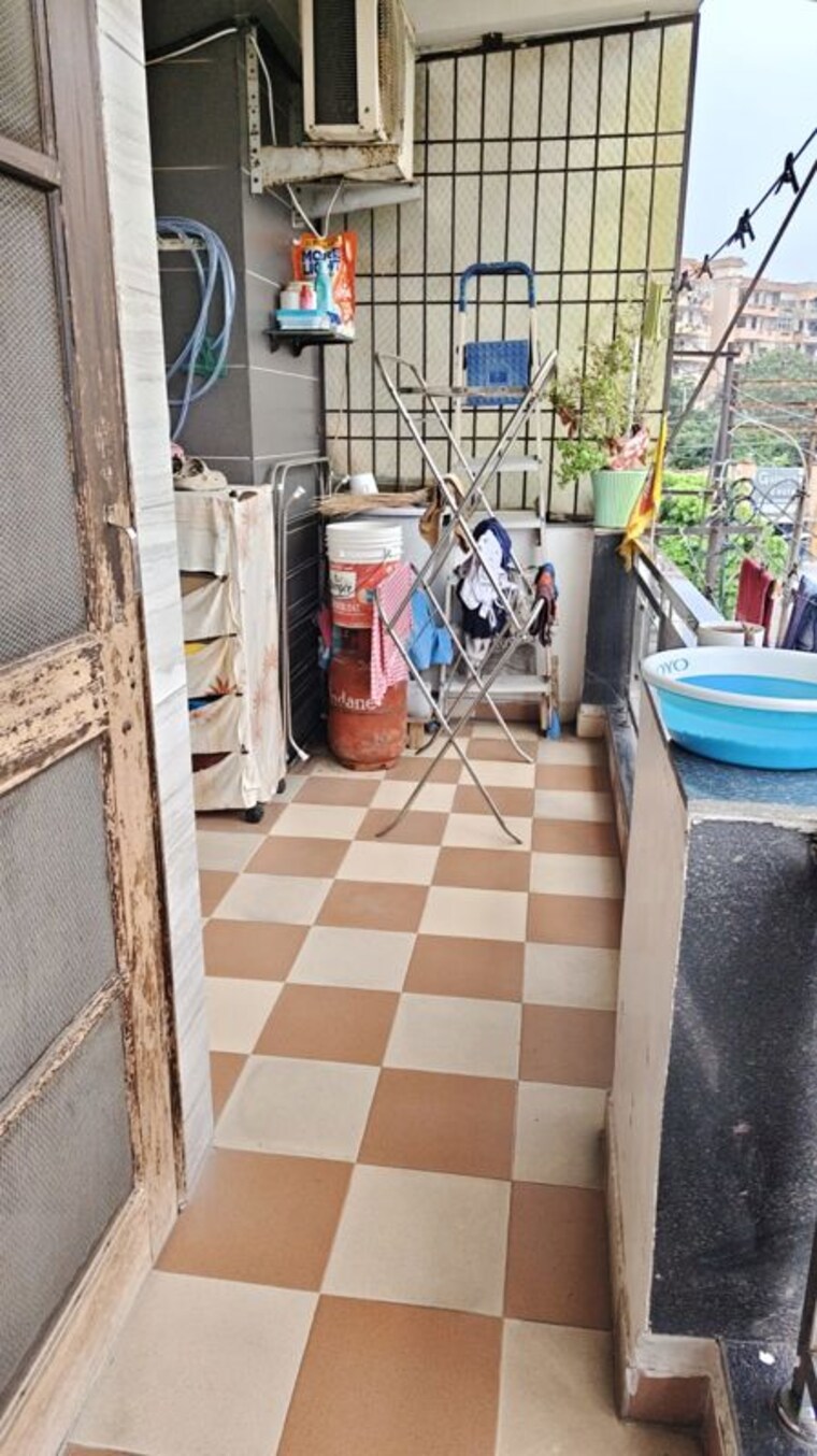 Balcony, krishna-palace-nehru-nagar 3 Bedroom 125 Sq.Yd. Builder Floor In Nehru Nagar Iii Ghaziabad 10427557