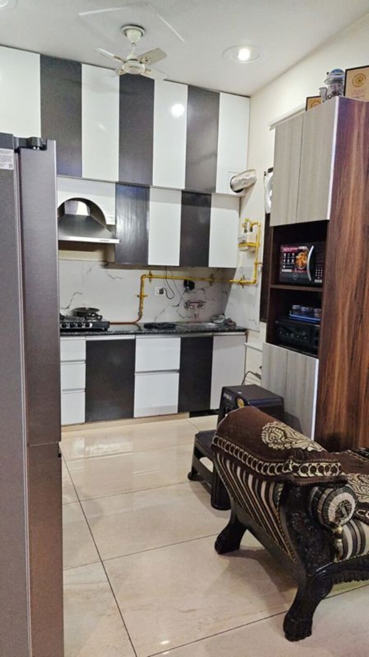 Kitchen, krishna-palace-nehru-nagar 3 Bedroom 125 Sq.Yd. Builder Floor In Nehru Nagar Iii Ghaziabad 10427557