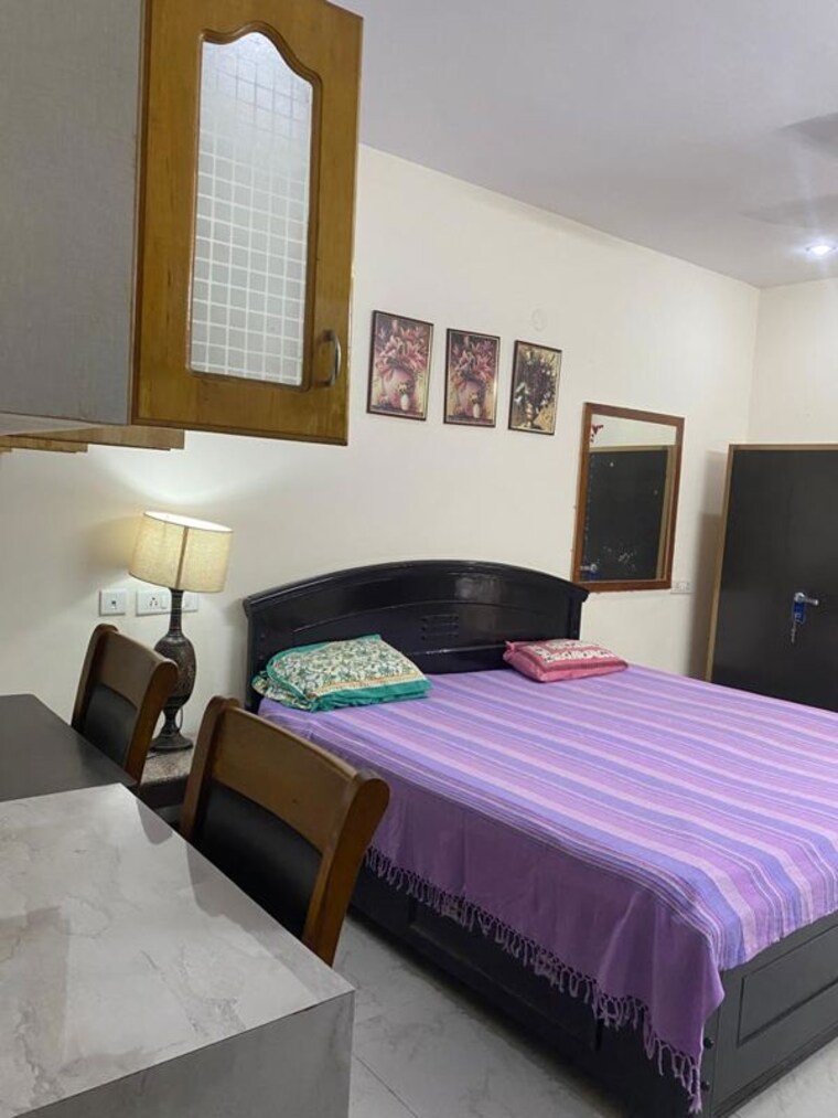 Bedroom, sector 9a 3 Bedroom 2250 Sq.Ft. Builder Floor In Sector 9a Gurgaon 10427568