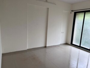 Room in 1 BHK Apartment at Lodha Amara, Kolshet Road – for Rent
