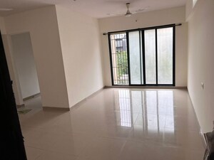 Room in 1 BHK Apartment at Lodha Amara, Kolshet Road – for Rent