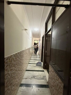 2 BHK Builder Floor – Entrance View at Kalkaji - for Rent