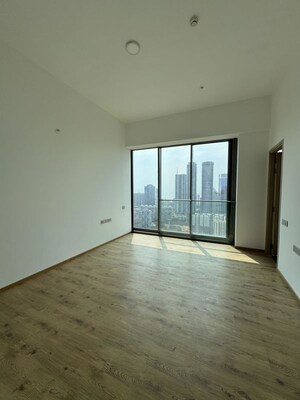 Room in 5 BHK Apartment at Rustomjee Crown, Prabhadevi – for Rent