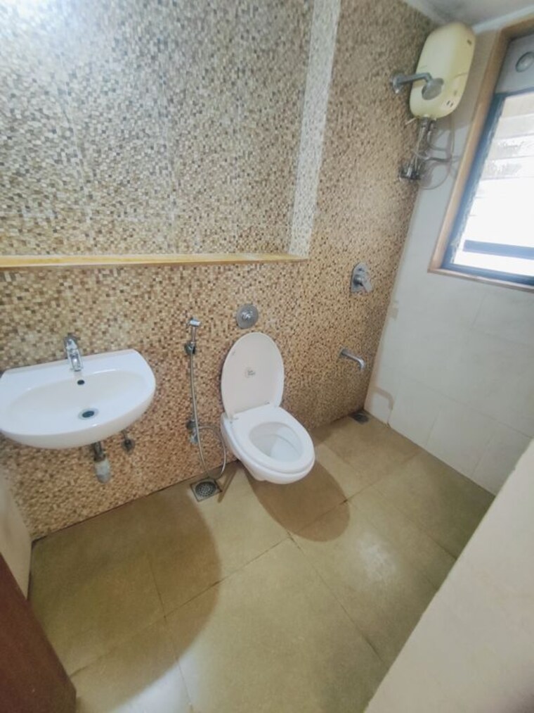 Bathroom, lodha-palava-city-lakeshore-greens 2 Bedroom 8807 Sq.Ft. Apartment In Dombivli East Thane 10427566