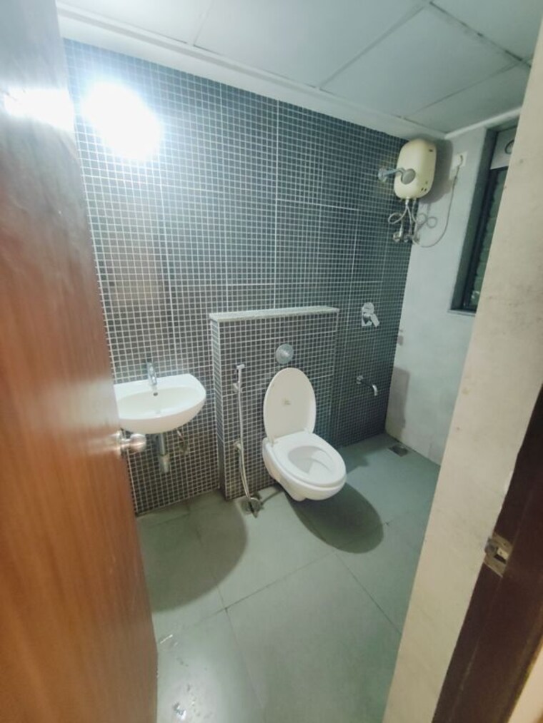 Bathroom, lodha-palava-city-lakeshore-greens 2 Bedroom 8807 Sq.Ft. Apartment In Dombivli East Thane 10427566